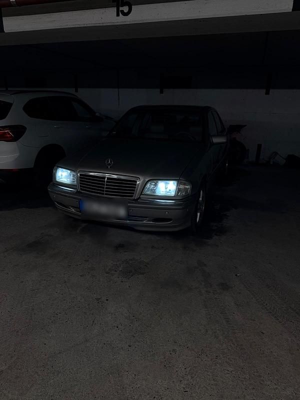 Gebraucht Mercedes C240 Elegance 170 PS (125 kW) 1997 Beige Limousine