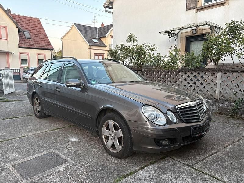 Second-hand Mercedes E220 170 CP (125 kW) 2007 Maro Break