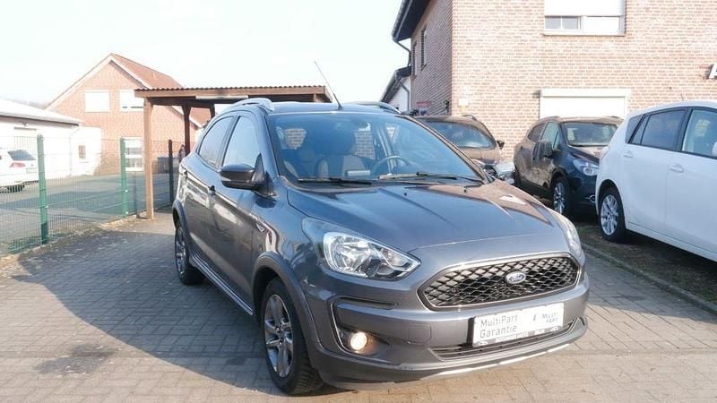 Gebraucht Ford Ka Plus Active 86 PS (63 kW) 2018 Grau Kleinwagen