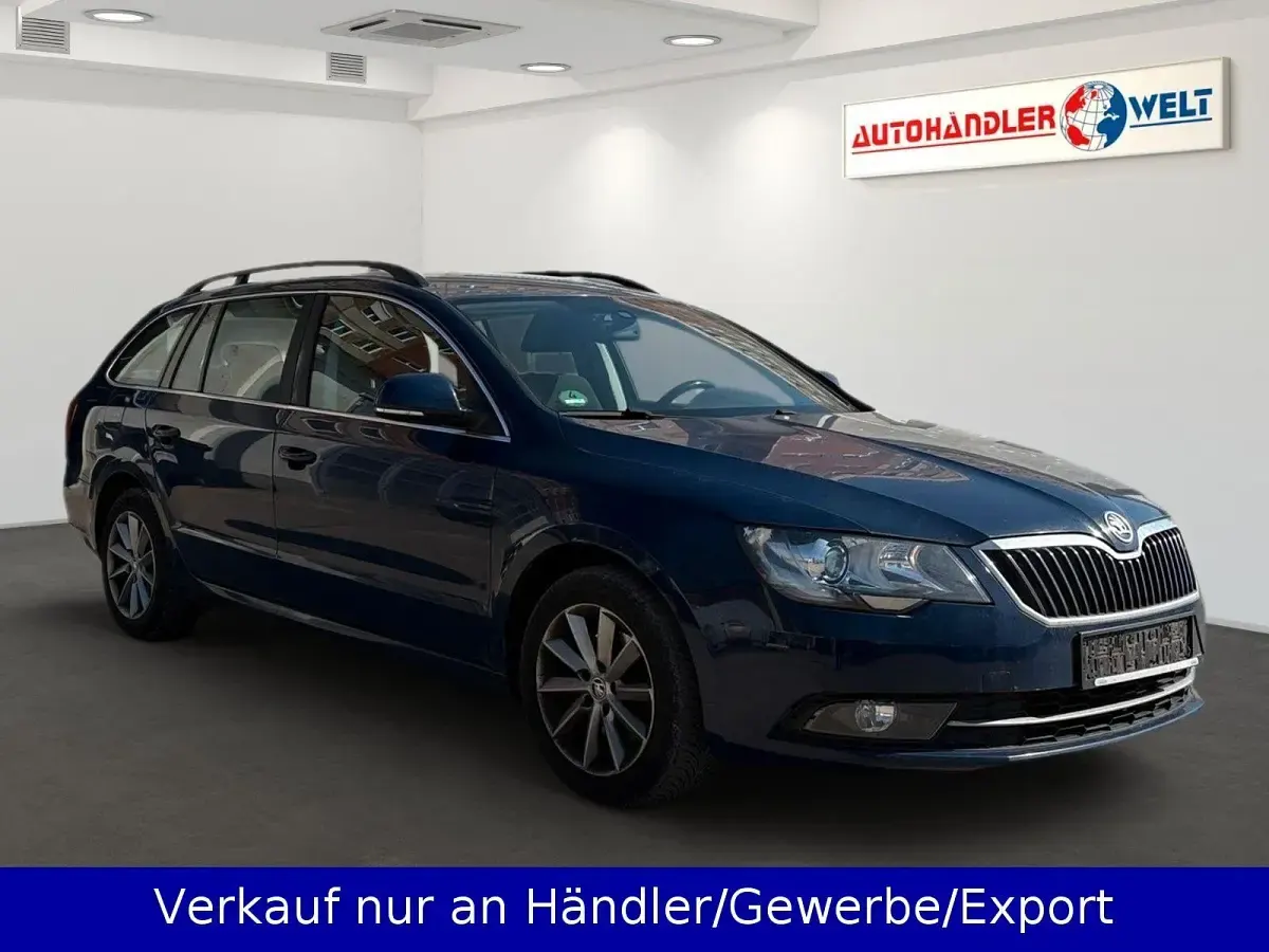Używany Skoda Superb 105 KM (77 kW) 2014 Niebieski Kombi