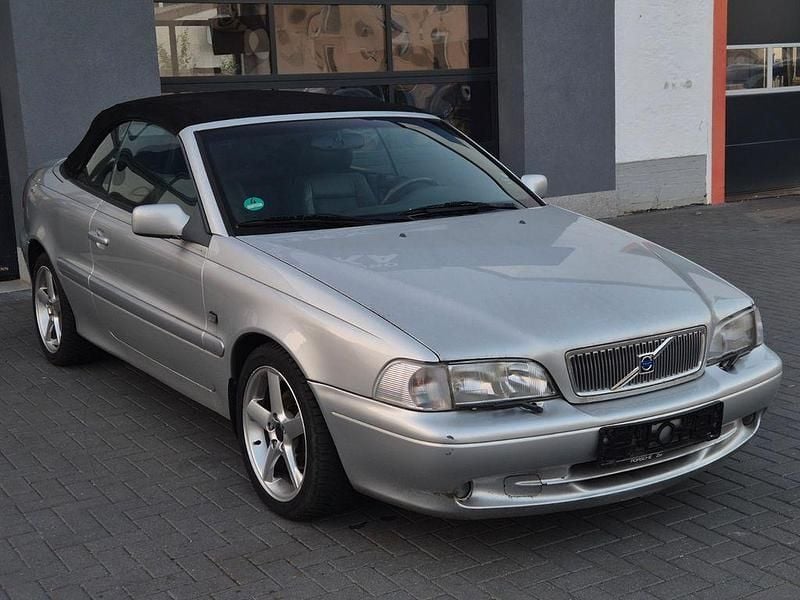 Silber Gebraucht 2001 Volvo C70 Cabrio | 3.490 € - Bild 1/4