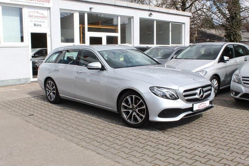 Second-hand Mercedes E220 194 CP (142 kW) 2017 Argintiu Berlinǎ