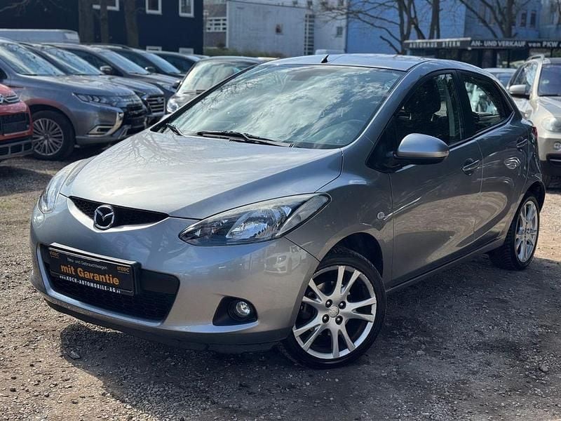 Gebraucht Mazda 2 75 PS (55 kW) 2010 Silber Kleinwagen