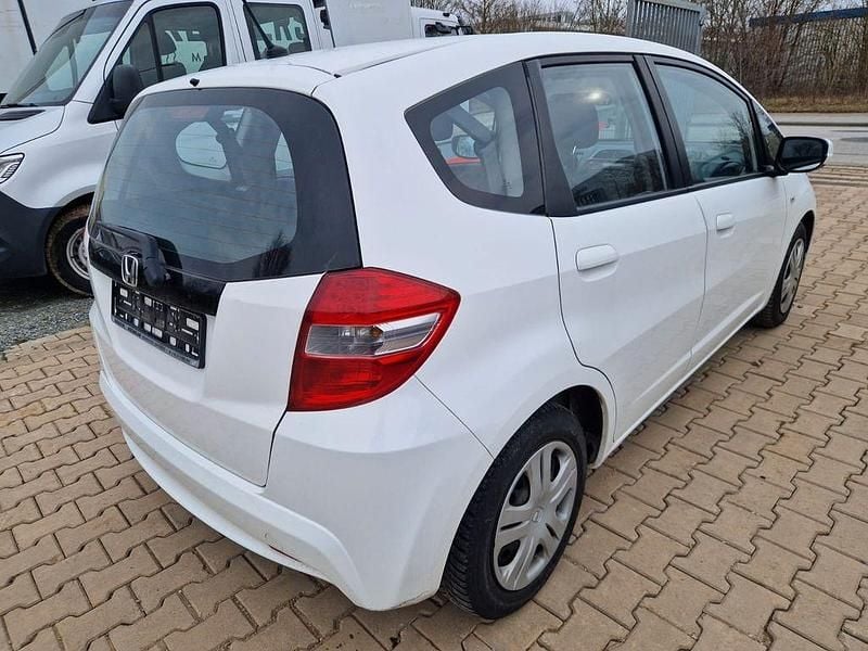 Gebraucht Honda Jazz Trend 90 PS (66 kW) 2013 Weiß Kleinwagen