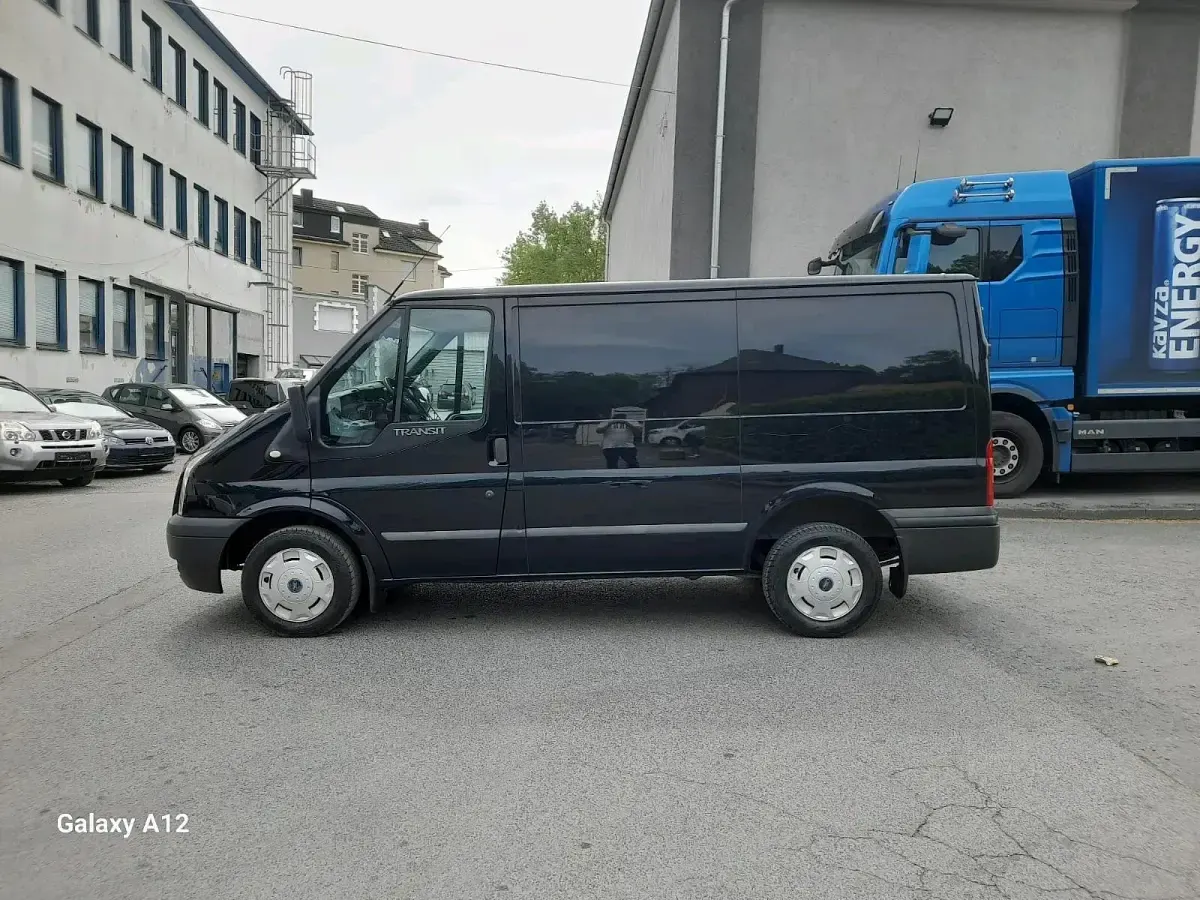 Second-hand Ford Transit Trend 100 CP (73 kW) 2012 Negru Monovolum