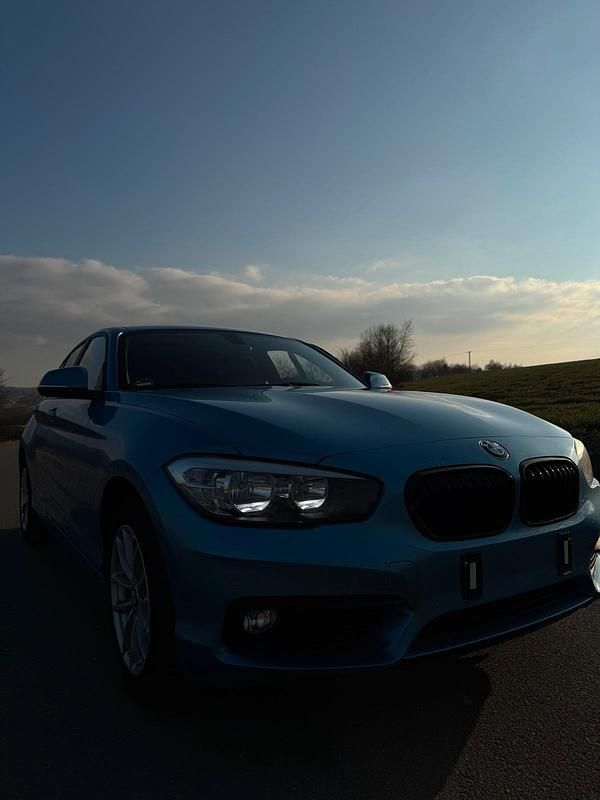 Gebraucht BMW 118 Advantage 150 PS (110 kW) 2018 Blau Kleinwagen