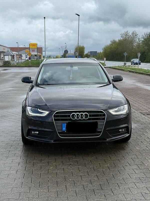Second-hand Audi A4 143 CP (105 kW) 2012 Negru Break