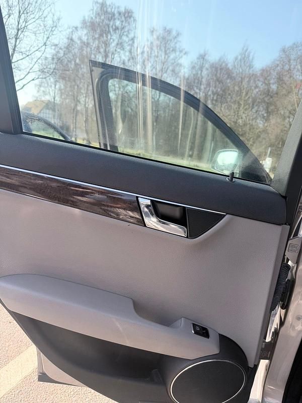 Gebraucht Mercedes C220 170 PS (125 kW) 2007 Grau Limousine