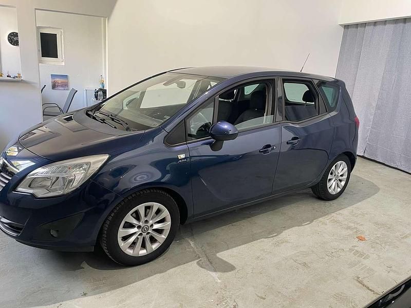 Blau Gebraucht 2013 Opel Meriva Van / Kleinbus | 7.999 € (Fairer Preis) - Bild 1/4