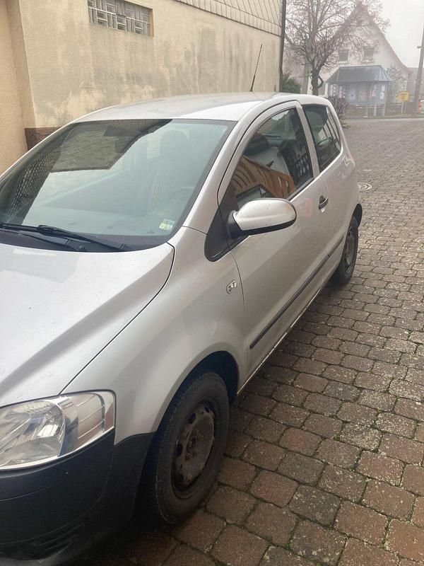 Gebraucht VW Fox 54 PS (39 kW) 2007 Silber Kleinwagen