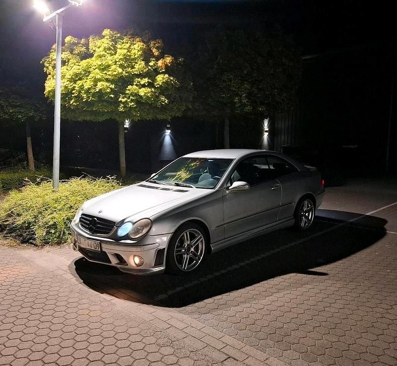 Silber Gebraucht 2005 Mercedes CLK270 Coupé | 4.700 € - Bild 1/4