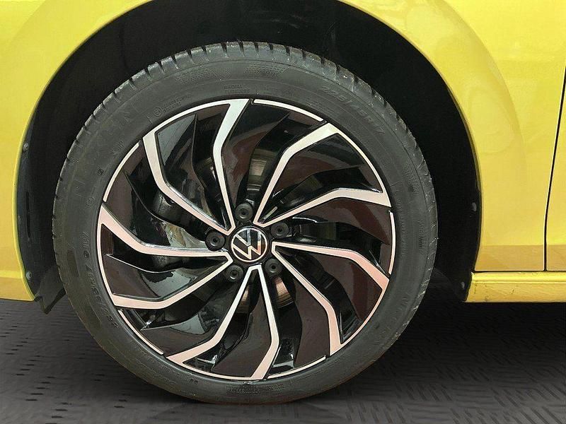 Gebraucht VW Golf VIII Style 190 PS (139 kW) 2024 Gelb Limousine