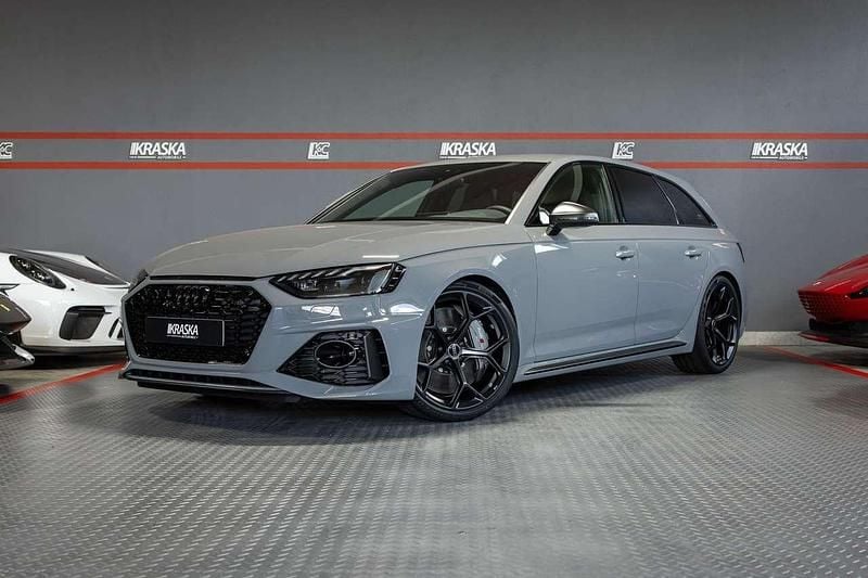 Neu Audi RS4 Performance 530 PS (389 kW) 2025 Nardograu Kombi