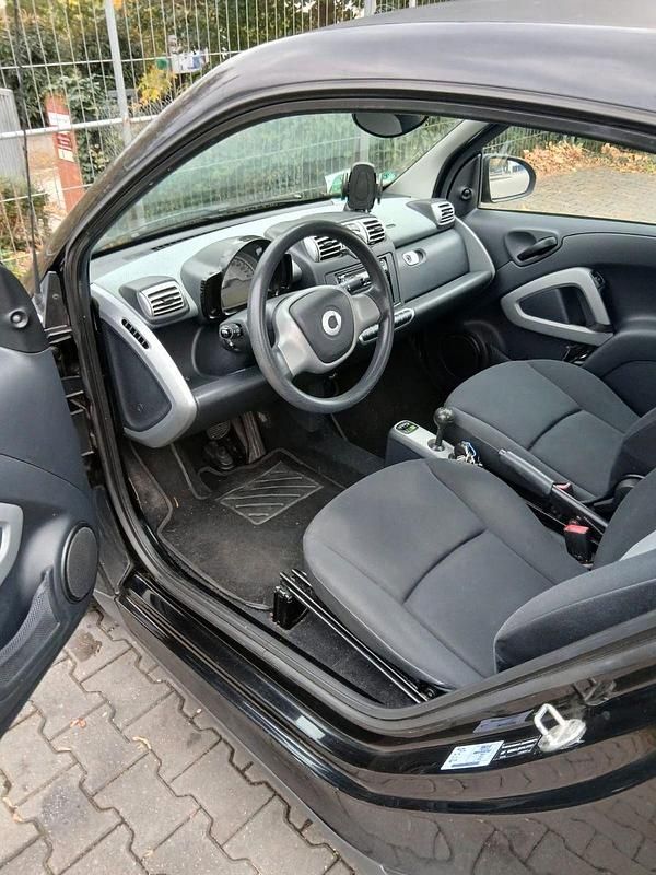 Gebraucht Smart ForTwo Coupé 61 PS (44 kW) 2010 Schwarz Coupé