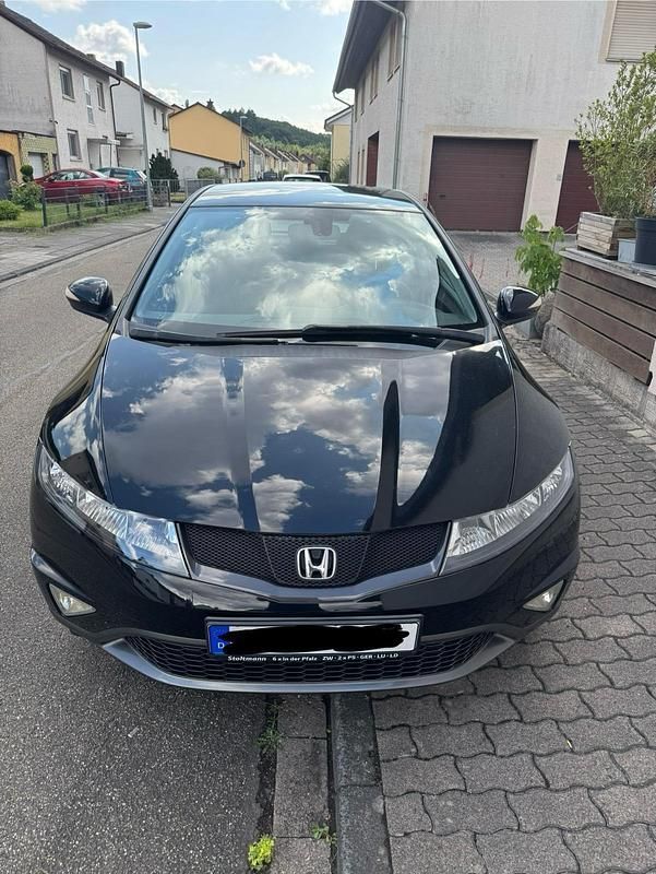Schwarz Gebraucht 2011 Honda Civic Limousine | 3.000 € (Superpreis) - Bild 1/4
