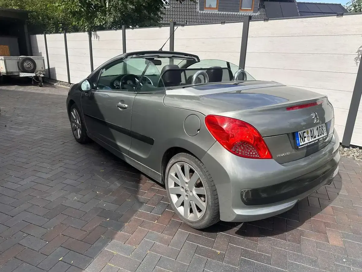 Gebraucht Peugeot 207 CC Sport 150 PS (110 kW) 2007 Silber Cabrio