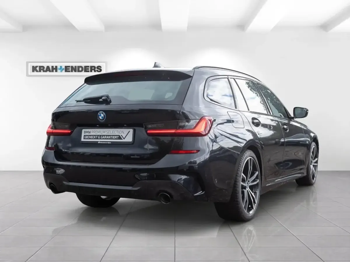 Gebraucht BMW 330 Shadowline 343 PS (252 kW) 2022 Black sapphire metallic (schwarz) Kombi
