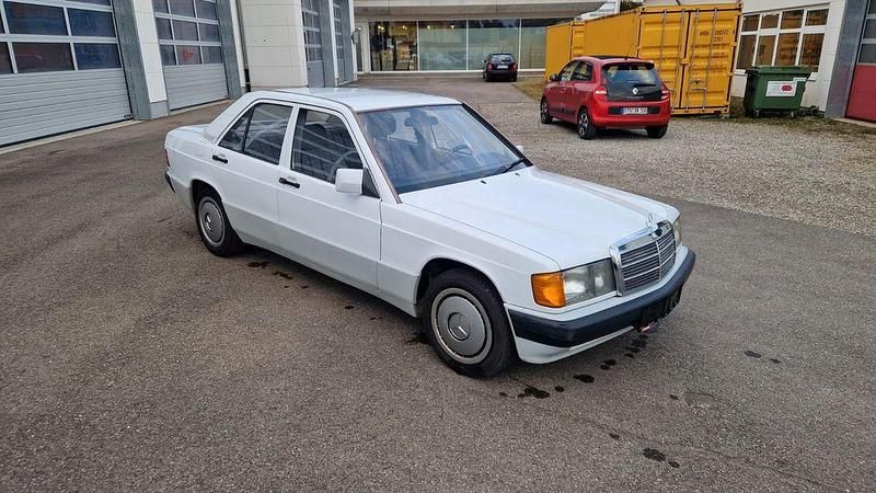 Gebraucht Mercedes 190 122 PS (89 kW) 1991 Weiß Limousine