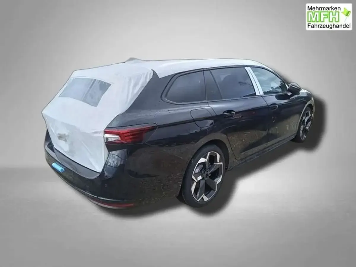 Gebraucht Skoda Superb SportLine 193 PS (141 kW) 2026 Onyxschwarz metallic Kombi