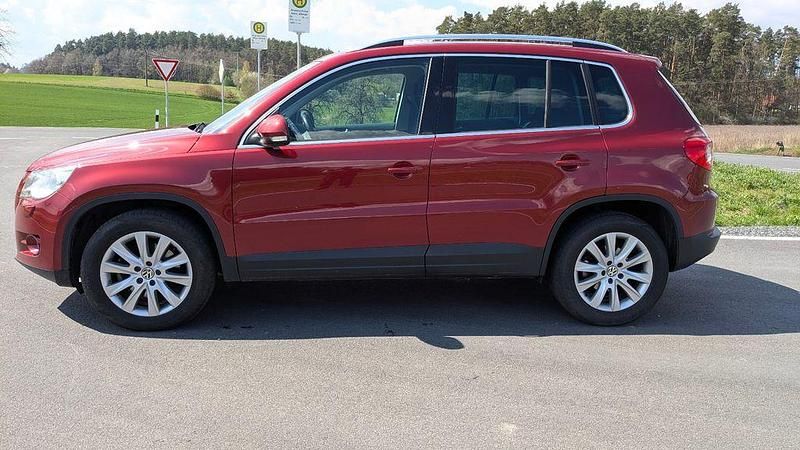 Gebraucht VW Tiguan 140 PS (102 kW) 2009 Rot SUV