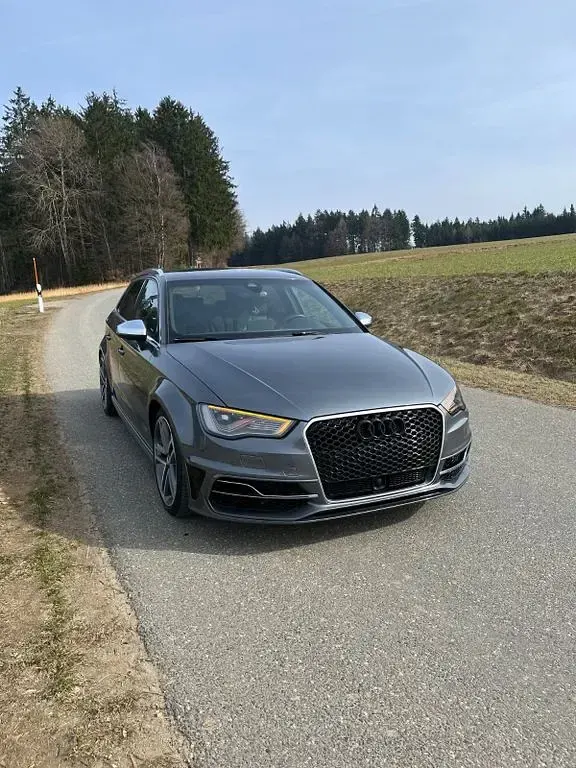 Gebraucht Audi S3 Ambiente 300 PS (220 kW) 2014 Grau Limousine