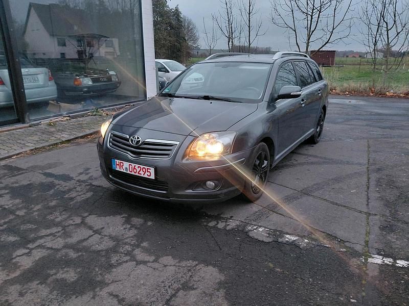 Grau Gebraucht 2008 Toyota Avensis Kombi | 1.600 € (Superpreis) - Bild 1/4