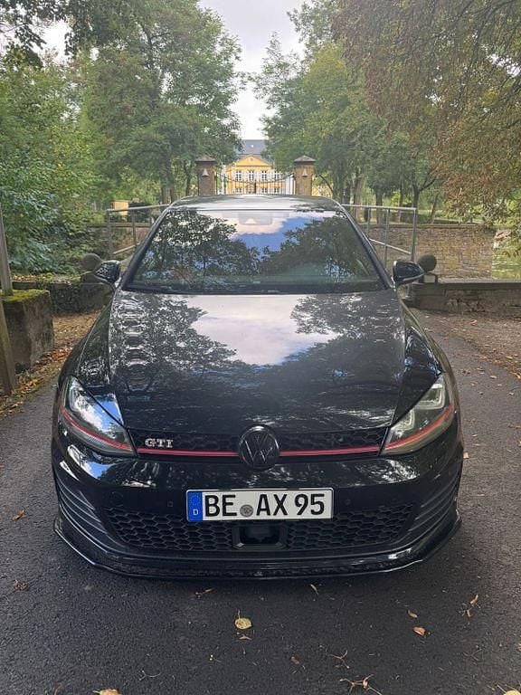 Schwarz Gebraucht 2014 VW Golf VII GTI Limousine | 13.800 € (Guter Preis) - Bild 1/4