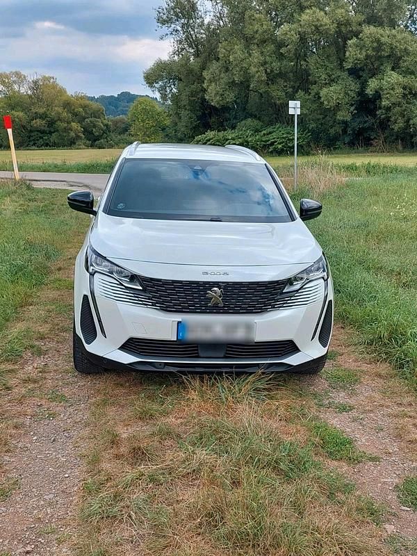 Weiß Gebraucht 2024 Peugeot 5008 Allure Van / Kleinbus | 25.000 € (Guter Preis) - Bild 1/4