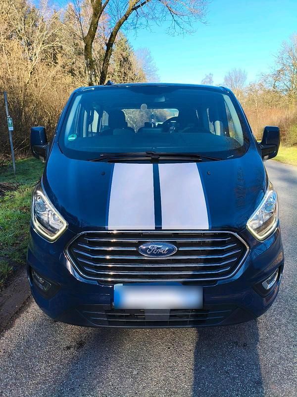 Gebraucht Ford Tourneo 131 PS (96 kW) 2021 Blau Van / Kleinbus