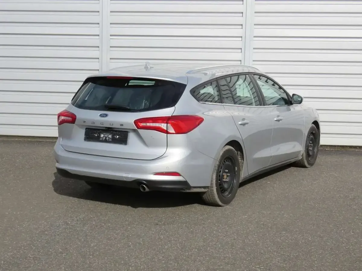 Używany Ford Focus Titanium 150 KM (110 kW) 2021 Srebrny Kombi