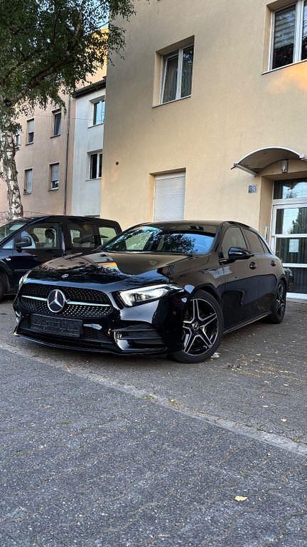 Schwarz Gebraucht 2018 Mercedes A250 Limousine | 23.900 € (Etwas zu teuer) - Bild 1/4