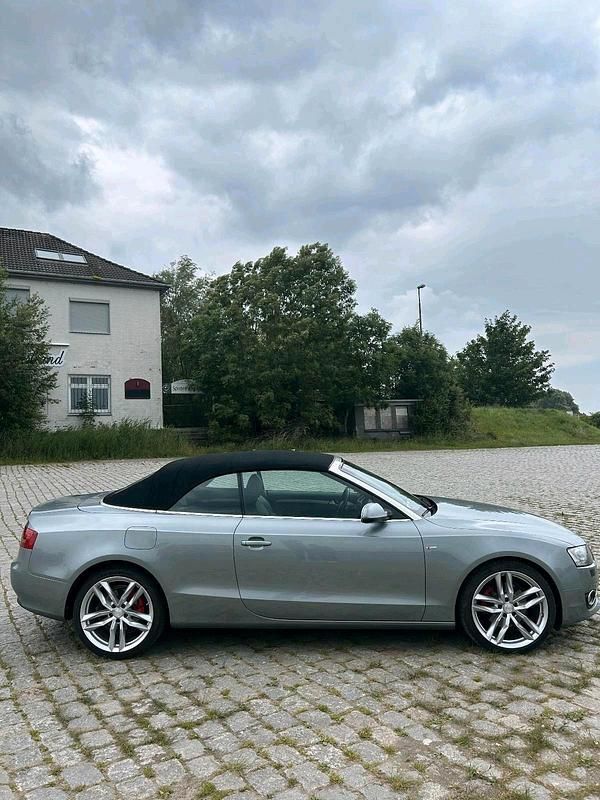 Gebraucht Audi A5 Cabriolet S-Line 160 PS (117 kW) 2010 Grau Cabrio