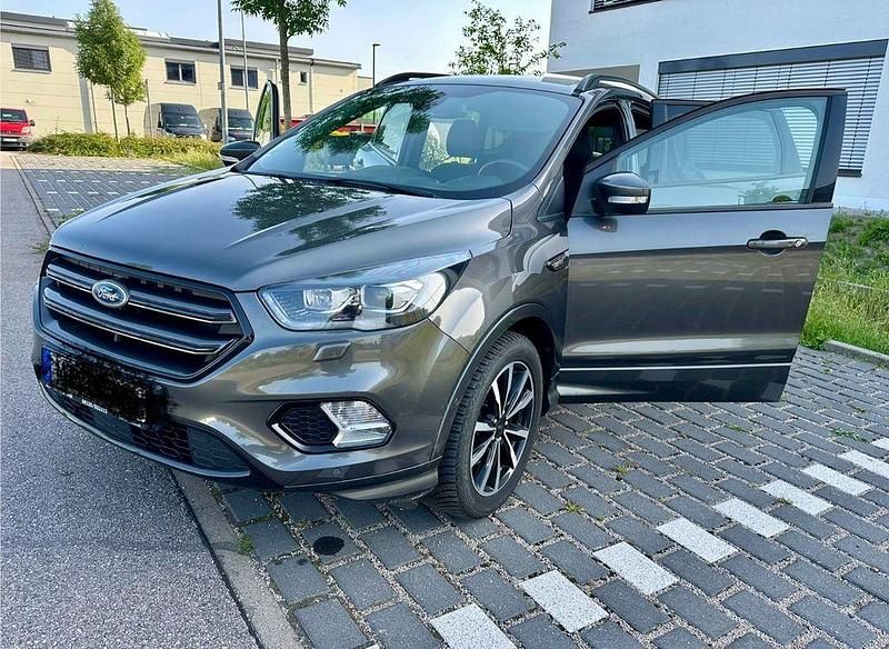 Grau Gebraucht 2019 Ford Kuga ST-Line SUV | 15.800 € (Guter Preis) - Bild 1/4