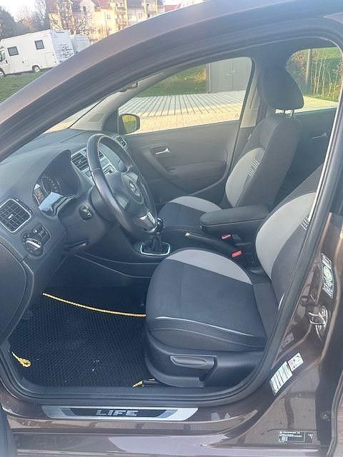 Gebraucht VW Polo Life 90 PS (66 kW) 2014 Braun Limousine