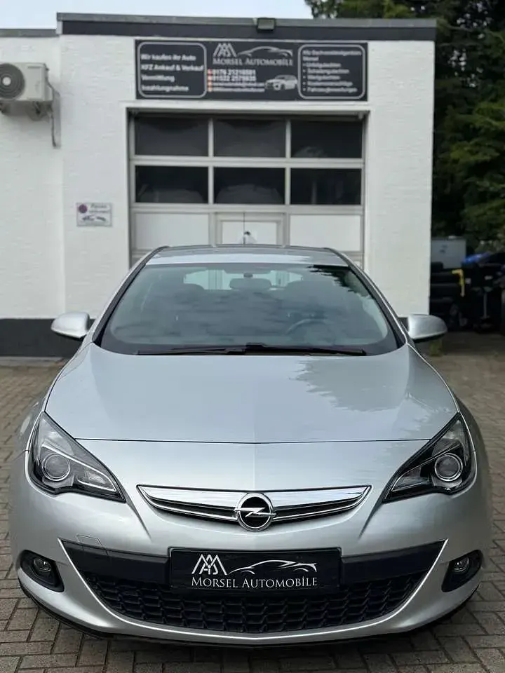 Gebraucht Opel Astra GTC Innovation 120 PS (88 kW) 2012 Silber Coupé