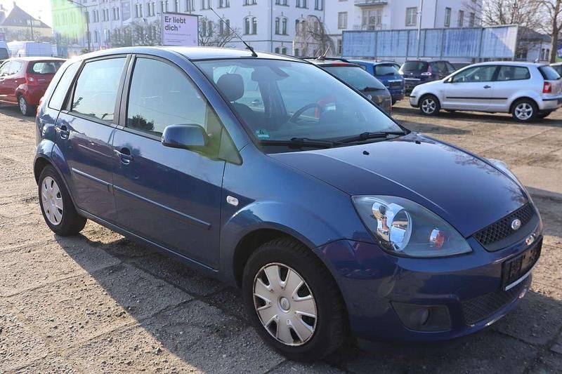 Gebraucht Ford Fiesta Style 80 PS (58 kW) 2008 Burmablau Kleinwagen
