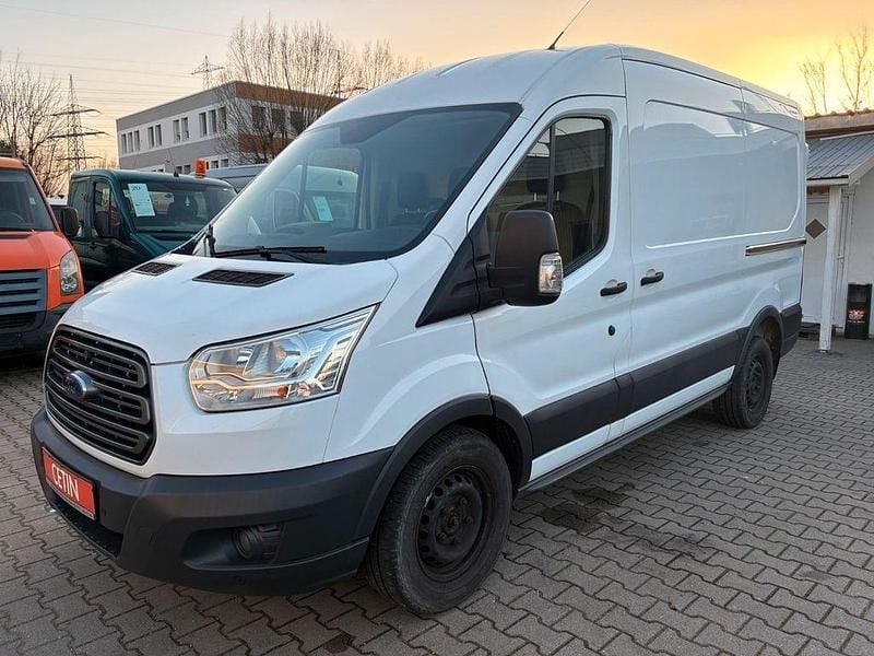 Gebraucht Ford Transit Trend 131 PS (96 kW) 2018 Weiß Van / Kleinbus