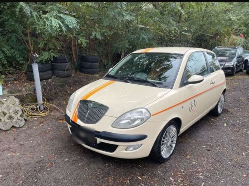 Gelb Gebraucht 2004 Lancia Ypsilon Kleinwagen | 1.400 € (Fairer Preis) - Bild 1/4