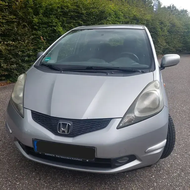 Gebraucht Honda Jazz Trend 90 PS (66 kW) 2010 Silber Kleinwagen