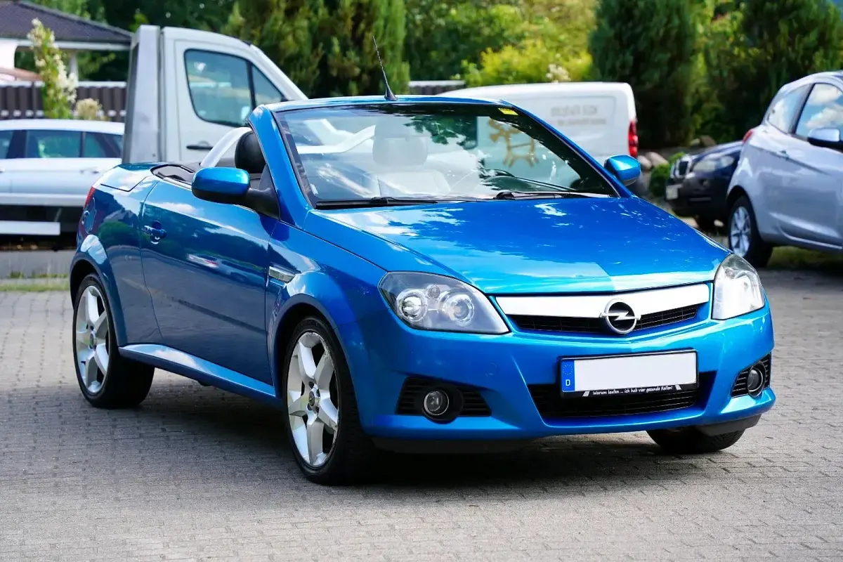Gebraucht Opel Tigra 90 PS (66 kW) 2004 Blau Cabrio