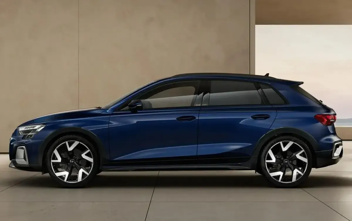 Neu Audi A3 204 PS (150 kW) 2026 Navarrablau metallic SUV