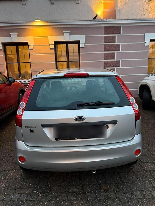 Gebraucht Ford Fiesta 60 PS (44 kW) 2007 Grau Kleinwagen