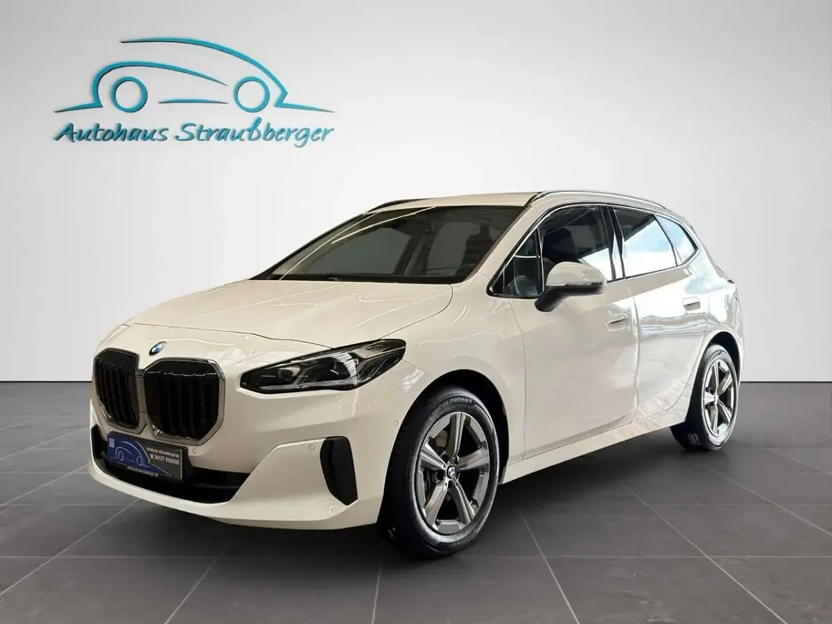 Gebraucht BMW 218 150 PS (110 kW) 2024 Alpinweiss iii Van / Kleinbus