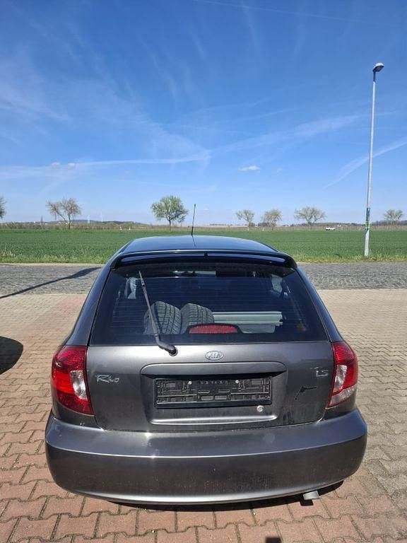 Usata Kia Rio 97 CV (71 kW) 2003 Grigio Berlina