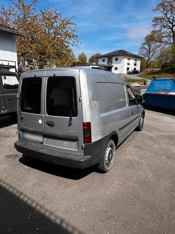 Second-hand Opel Combo 75 CP (55 kW) 2005 Argintiu Monovolum