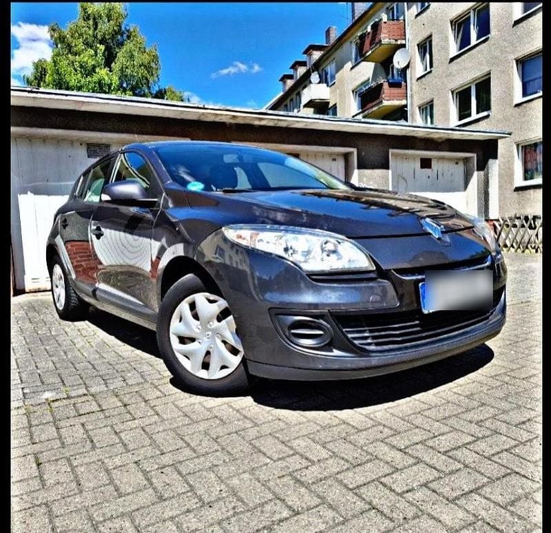 Andere farben Gebraucht 2013 Renault Mégane Limousine | 4.200 € (Fairer Preis) - Bild 1/4