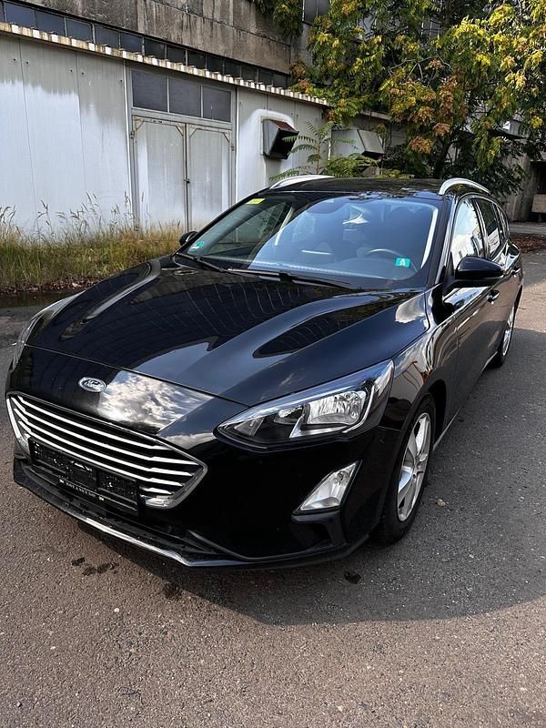 Schwarz Gebraucht 2019 Ford Focus Kombi | 12.299 € (Guter Preis) - Bild 1/4