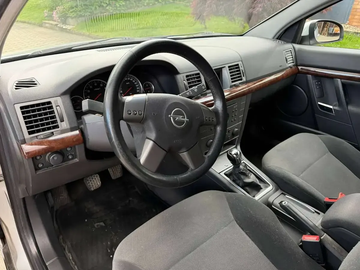 Gebraucht Opel Vectra Edition 122 PS (89 kW) 2004 Grau Limousine