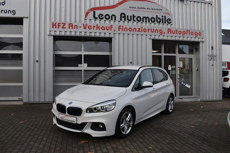 Weiß Gebraucht 2015 BMW 216 Active Tourer Shadowline Van / Kleinbus | 17.490 € (Etwas zu teuer) - Bild 1/4