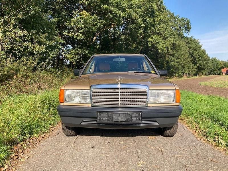 Gold Gebraucht 1986 Mercedes 190 Limousine | 6.999 € - Bild 1/4